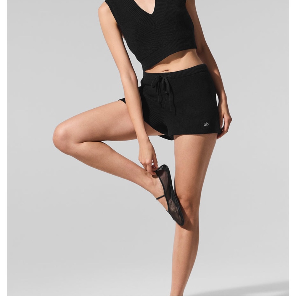ALO Yoga High Waist Black Women's Shorts